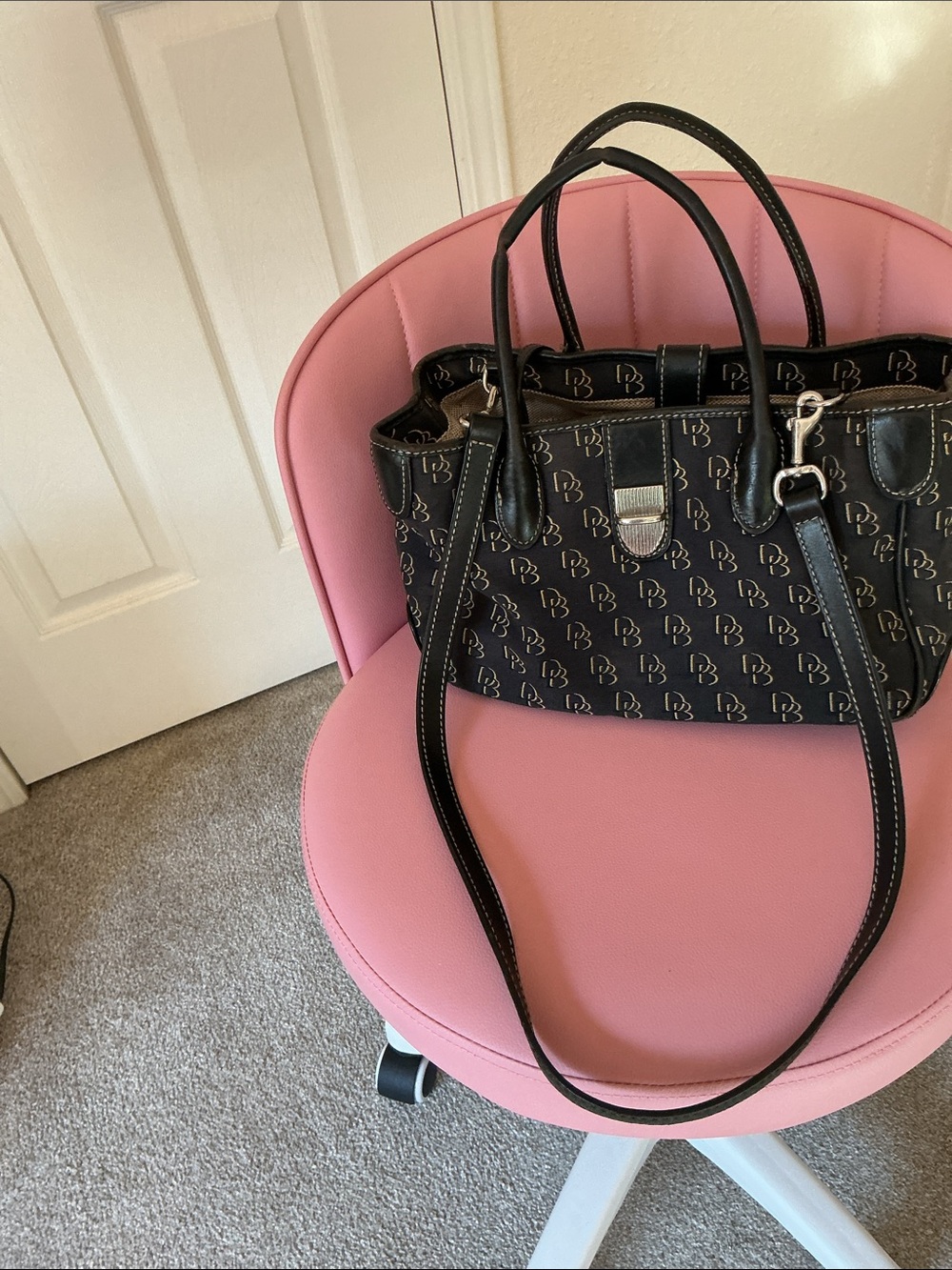 Dooney & Bourke